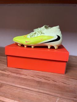 Soccer cleats