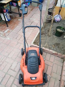 black decker MM675 18 electric lawnhog mulching mower with flip over handle