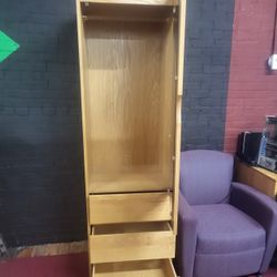 DRESSER AND WARDROBE IN ONE , VERY NICE WOOD QUALITY AND CLEAN (HOME2)