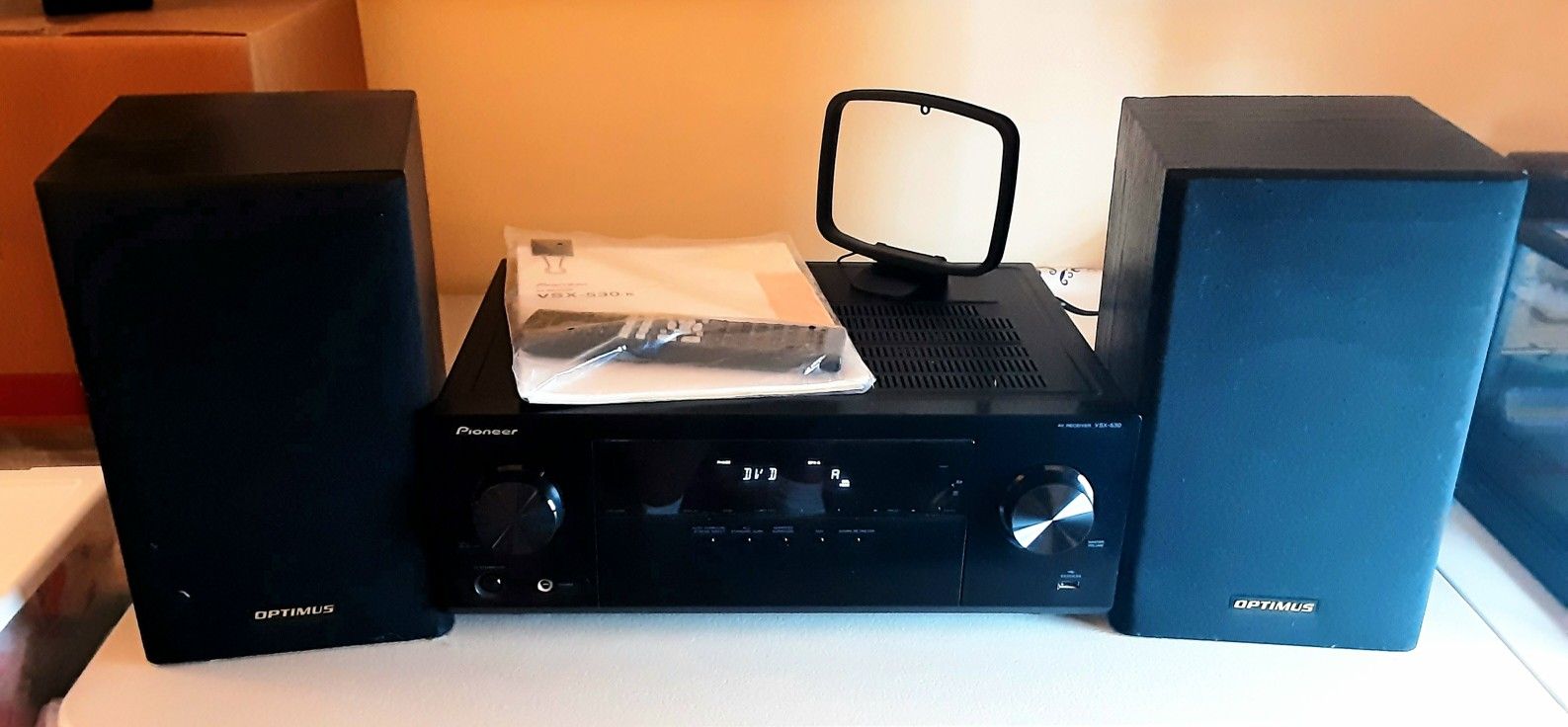 Pioneer VSX-530 5.1-channel home theater receiver with Bluetooth w/Optima wood Speakers and Remote!