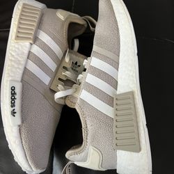Adidas  tennis Shoes 