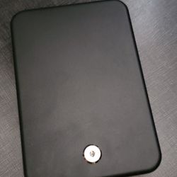 Pistol Safe With Key And Tether 