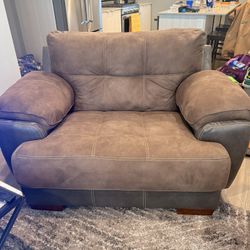 Lightly Used Leather/Suede Loveseat! Very Comfortable, Plush. 