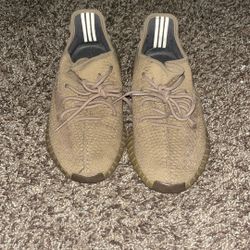 Adidas Yeezy Boost 350 v2 size 8.5 (no box)
