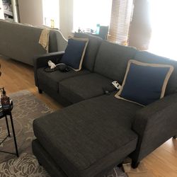Couch with reversible Chaise 