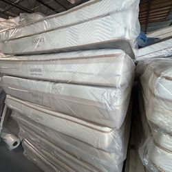 Luxury Saatva & Tempur-Pedic Mattresses – 50-80% Off!     •    Brand New, Minor Blemishes (Nothing That Affects Comfort)     •    King, Queen, Full, T