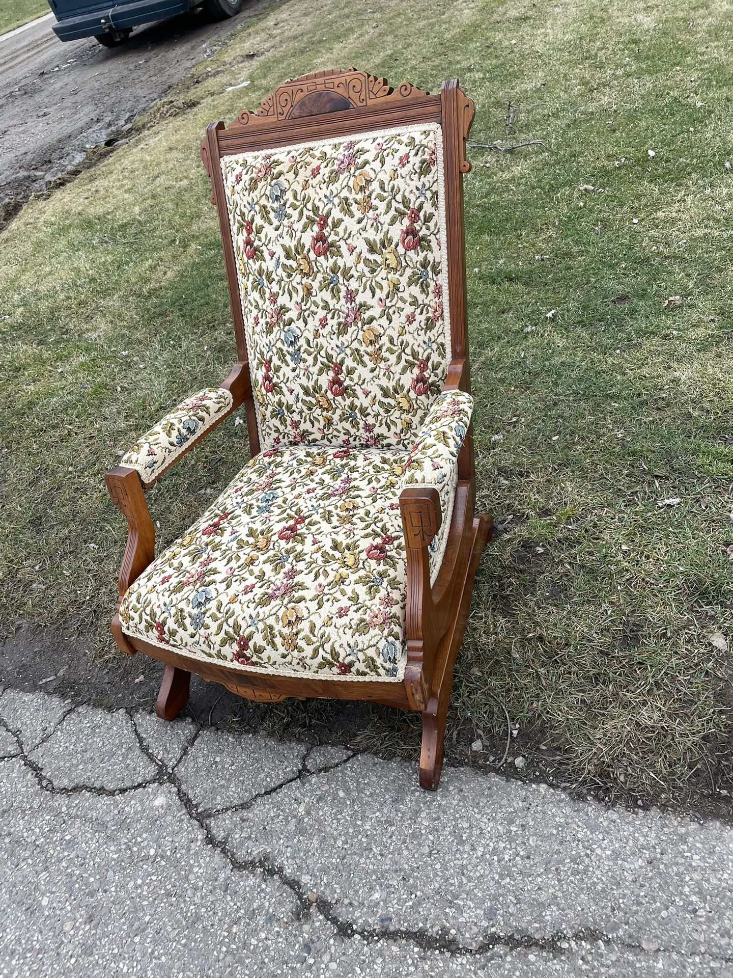 Antique chair swing