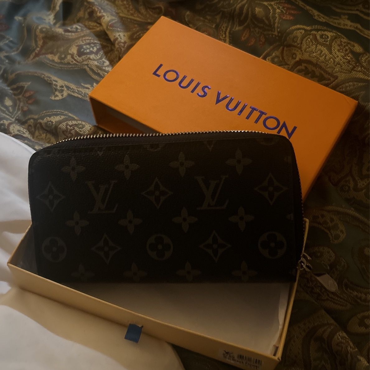 Black And Great Lv Zipper Wallet 