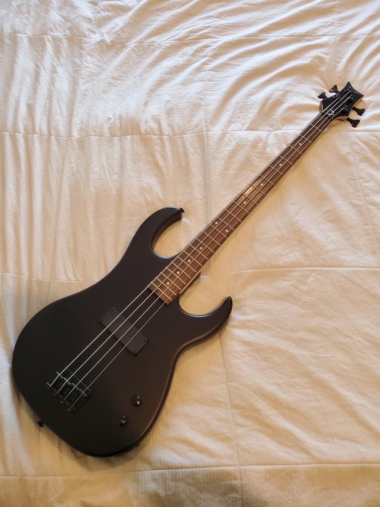 Dean Electric Base Guitar