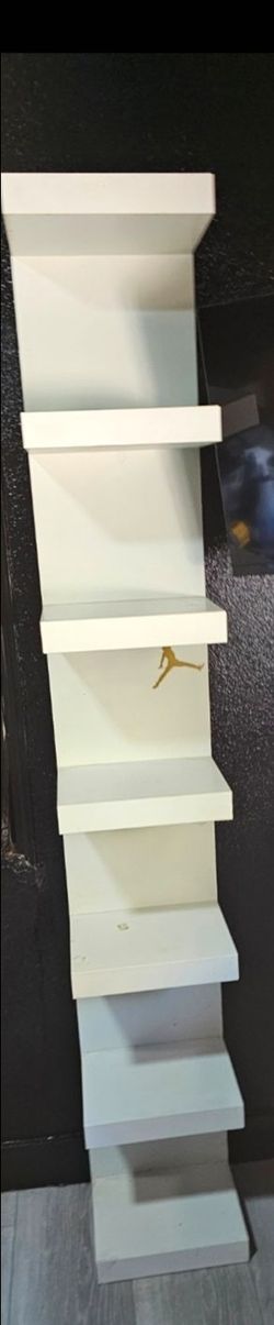 Free 2 ikea shelves
