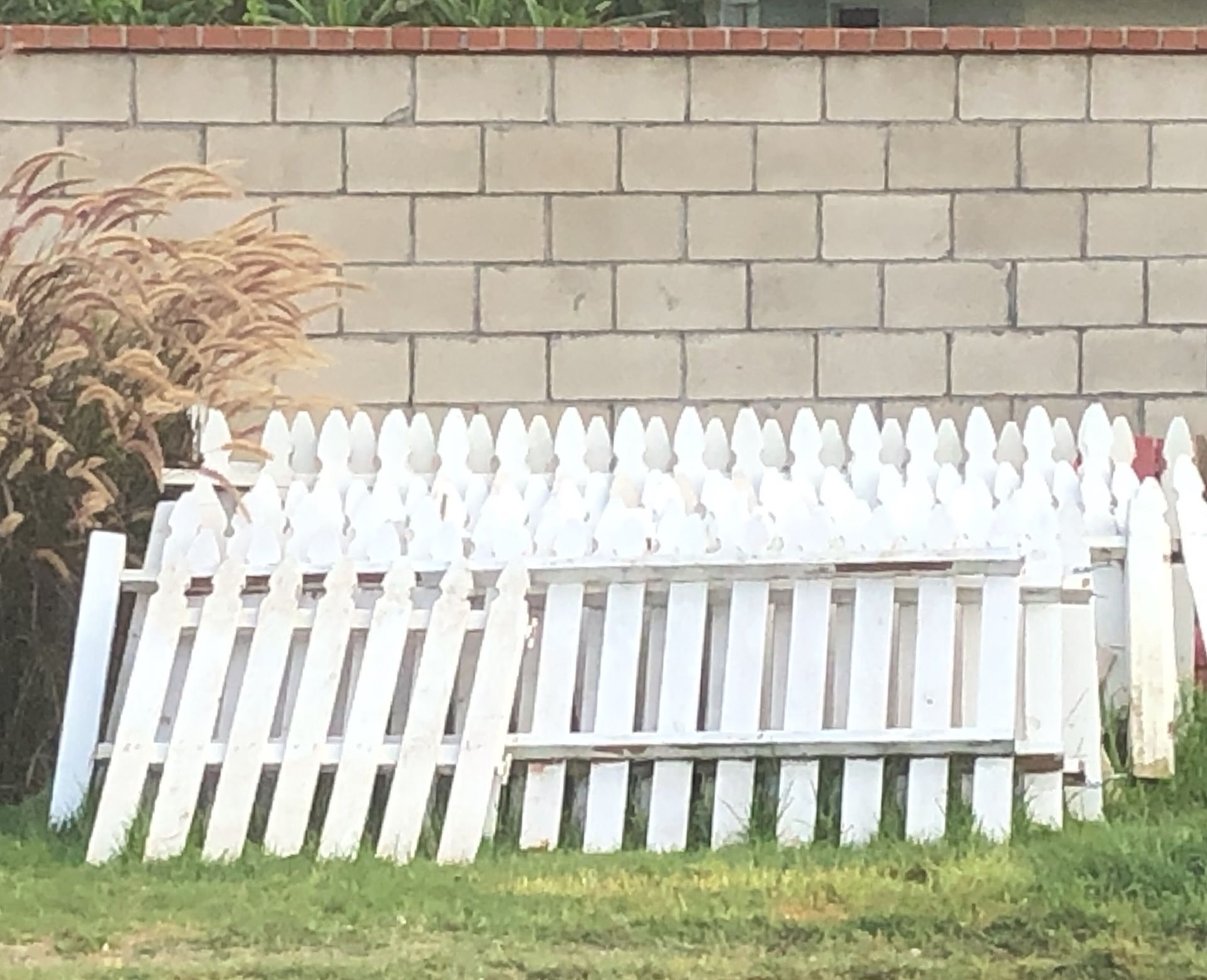 White wood picket fence