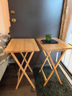 Folding table