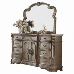 Beautiful Dresser New  ( Not Included Mirror)