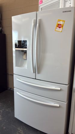 Nice like new Samsung refrigerator