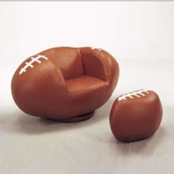 Football Chair + ottomam