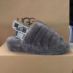 WOMEN SIZE 9 UGG SLIDES