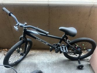 Like new bike with training wheels