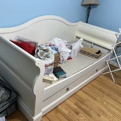 Nice Trundle Bed
