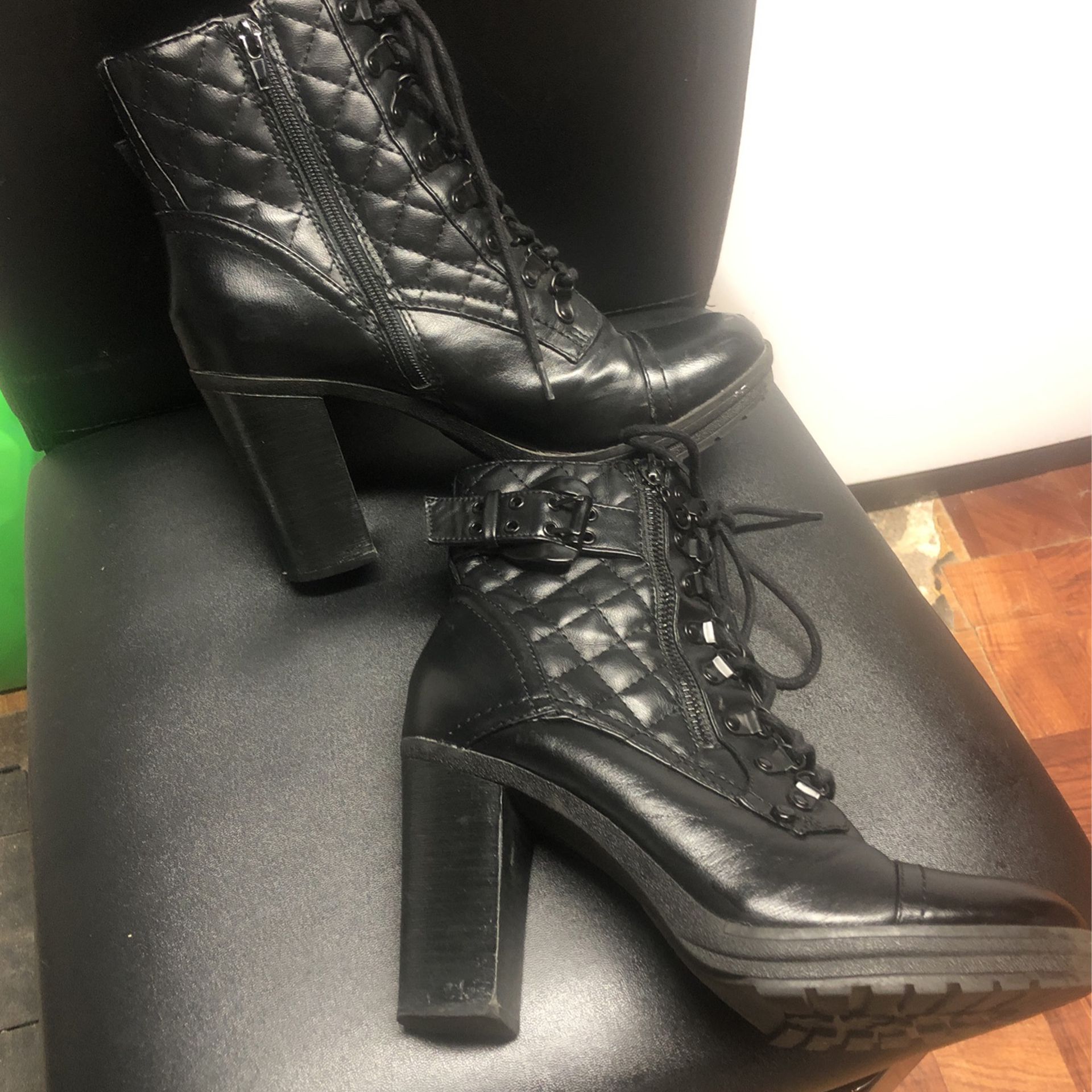 Guess Boot