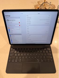 iPad Pro 12.9" 3rd Gen with Apple Magic Keyboard