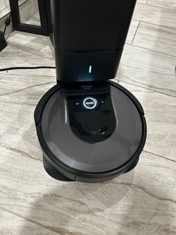 Roomba i7+