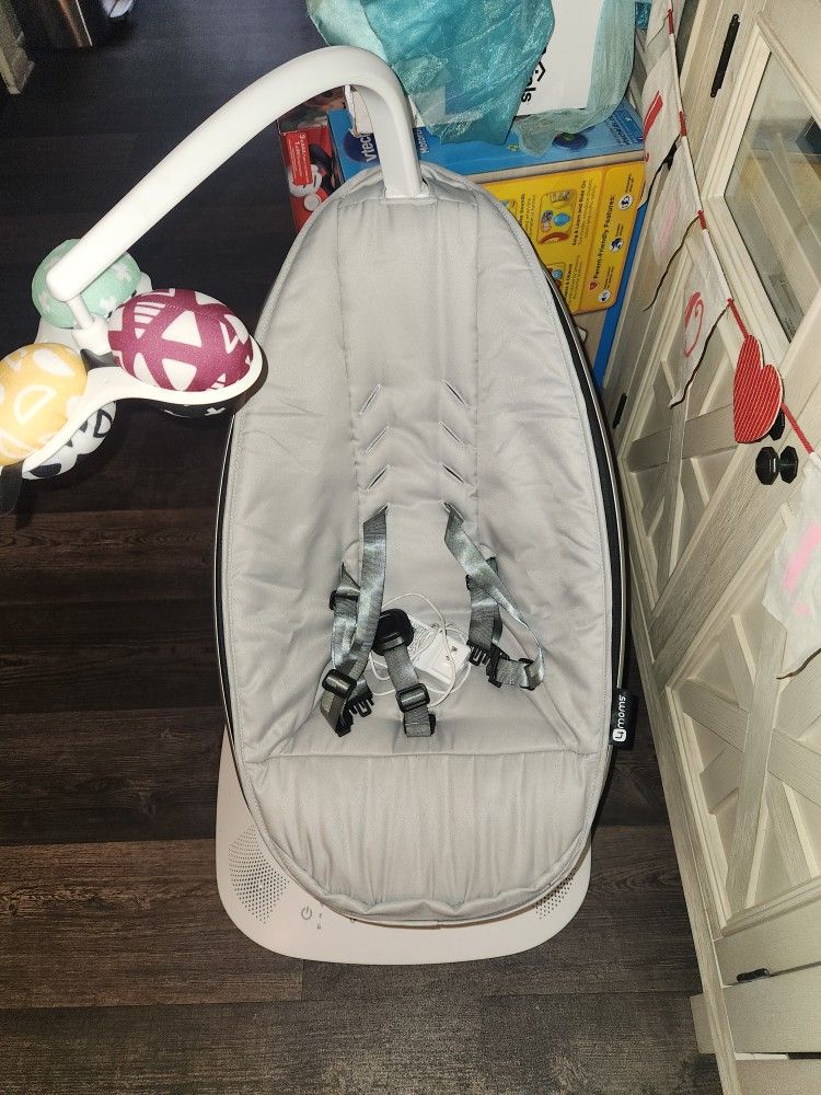 4moms mamaRoo Multi-motion Baby Swing