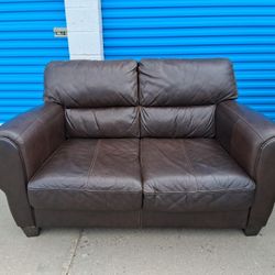 Couch (Delivery Available)