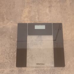 🔥 Digital Glass Body Weight Scale – Know Your Numbers. See Real Results. (Like New) 🔥