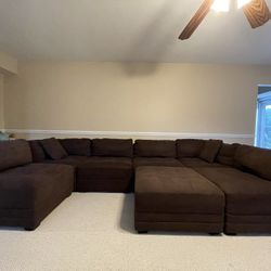 The Marks and Cohen Taylor 7-Piece Modular Sectional Sofa