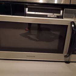 FREE Frigidaire Built-In Microwave With Vent