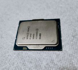 Vendo Intel Xeon E-2414 
