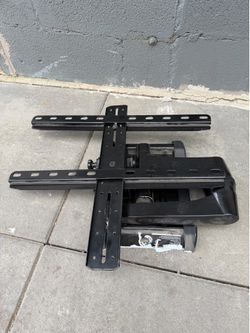 Pull down tv bracket