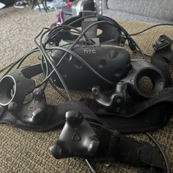 HTC vive With Extra Base Station And Fullbody Trackers 