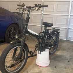 Screen broken, the back there nales are broken and it’s all fixed 30mhp