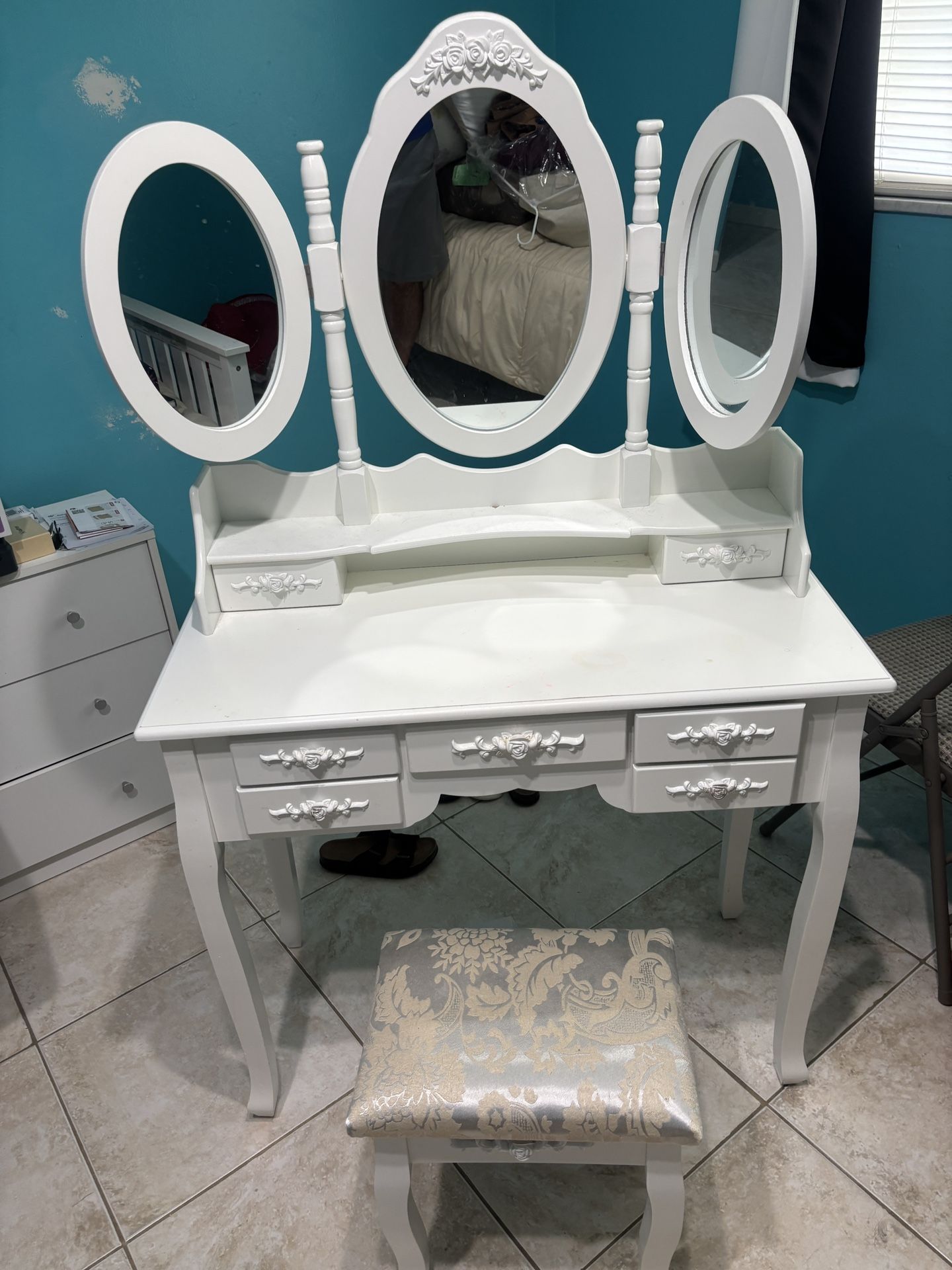 White Foldable 3 Mirror Vanity $100 OBO