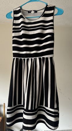 Dress White Lines