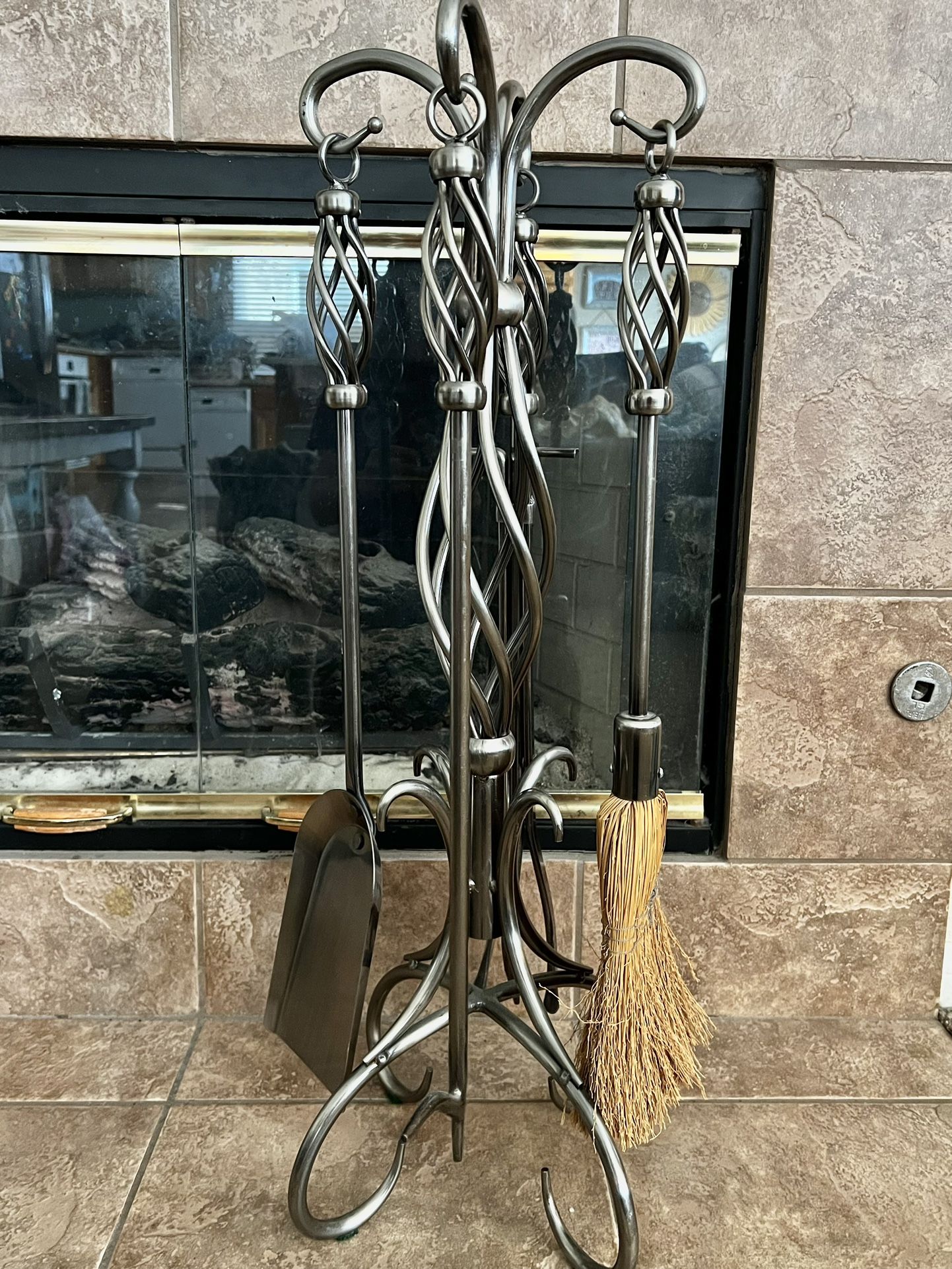 Brush Metal- Silver- 5 piece Fireplace Tool Set w/ Ash Bucket