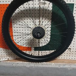 24 in. Mountain BIKE Rear tire & Wheel Bicycle 