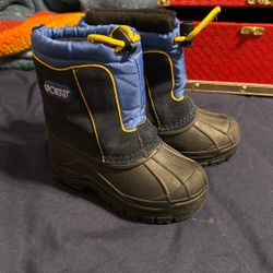 Snow Boots 9c