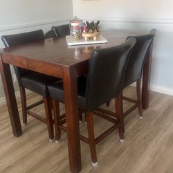 Dining Room With 6 Chairs Excellent Condition