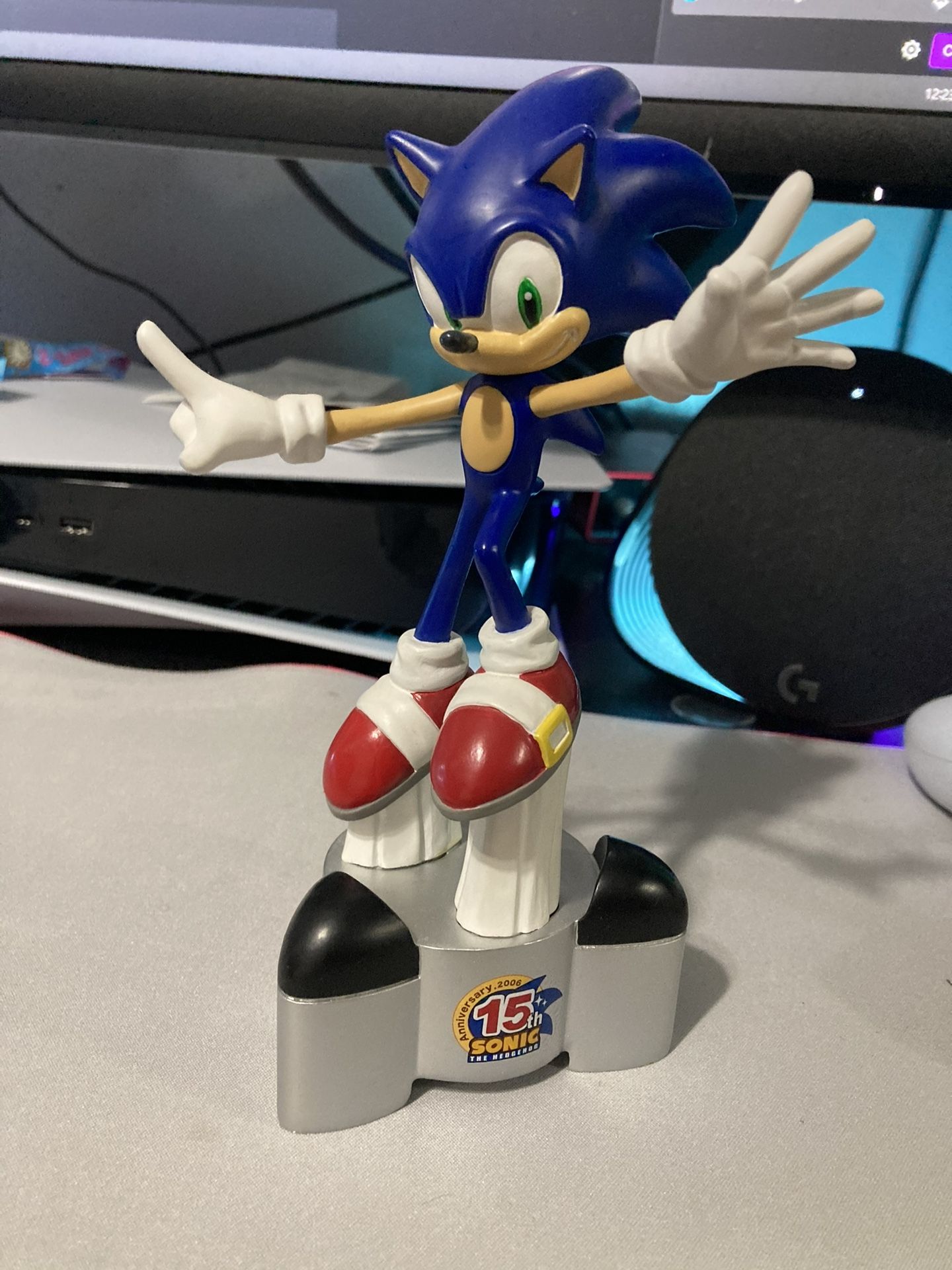 Sonic 15th Anniversary Statue Viz Media
