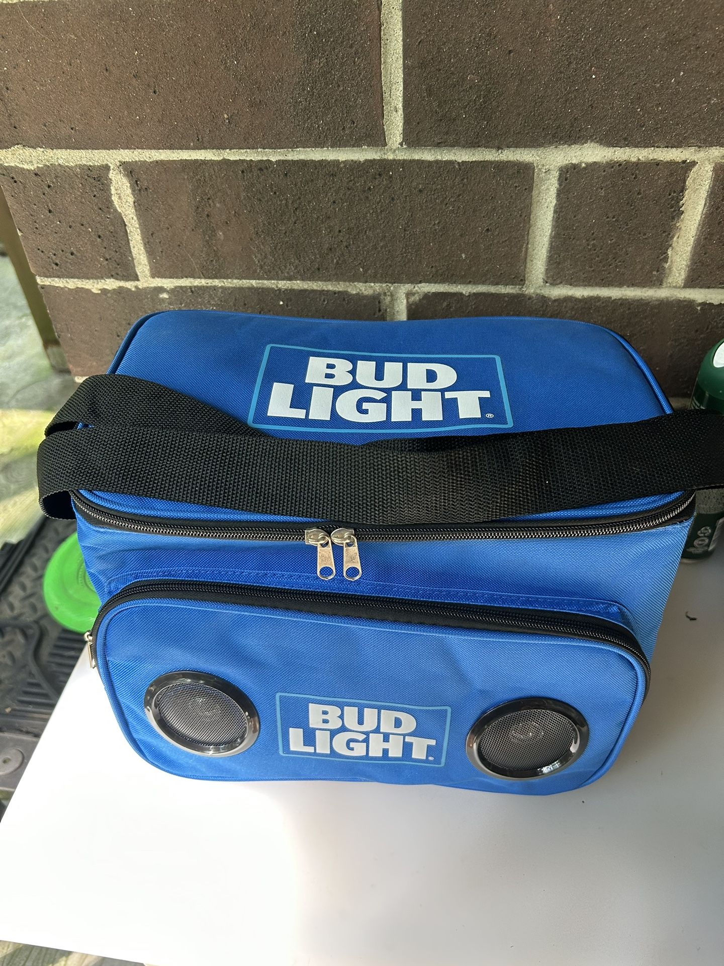 BUD LIGHT Cooler Bag with BT speakers - Brand New