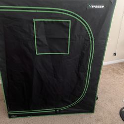 Grow Tent  2x4