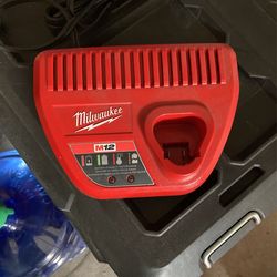 Milwaukee M12 Charger