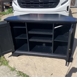TV Stand/Entertainment Center