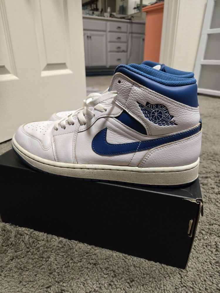 Air Jordan 1 Mid