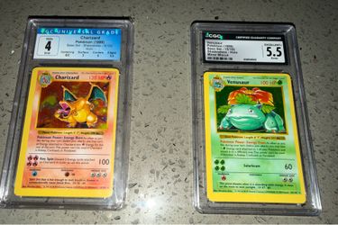 Shadowless Charizard Shadowless Venusaur Miscut Pokemon cards