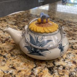 Collectible Tea Pot 