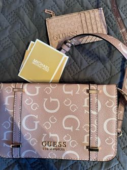 Little side purse guess with matching wallet