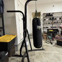 Everlast Heavy Bag Stand